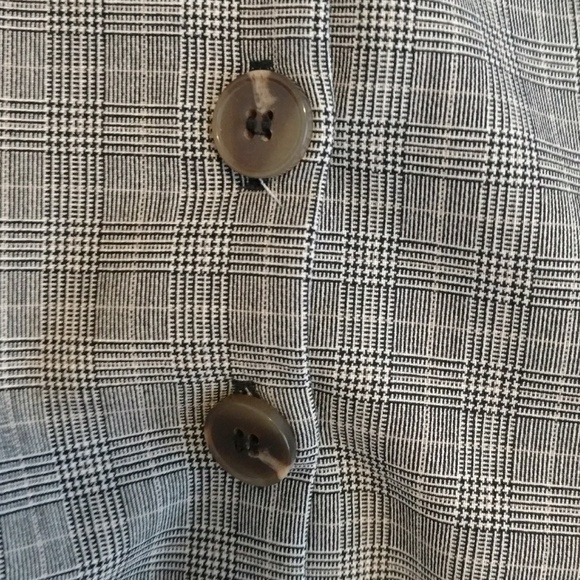 Romper - Picture 2 of 4